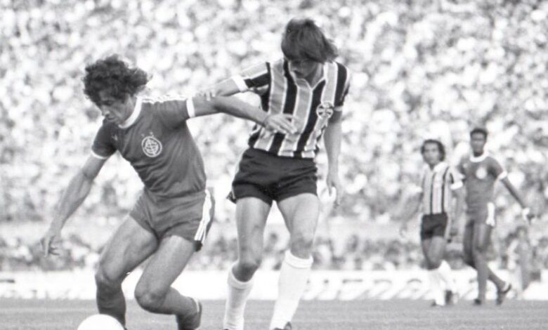 Partida entre Grêmio e Inter em 1977