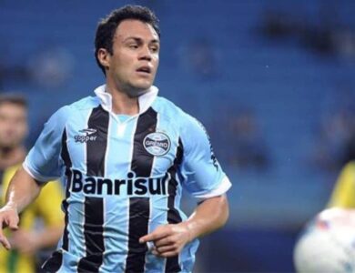 Kleber Gladiador jogando pelo Grêmio