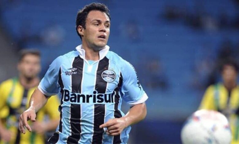 Kleber Gladiador jogando pelo Grêmio