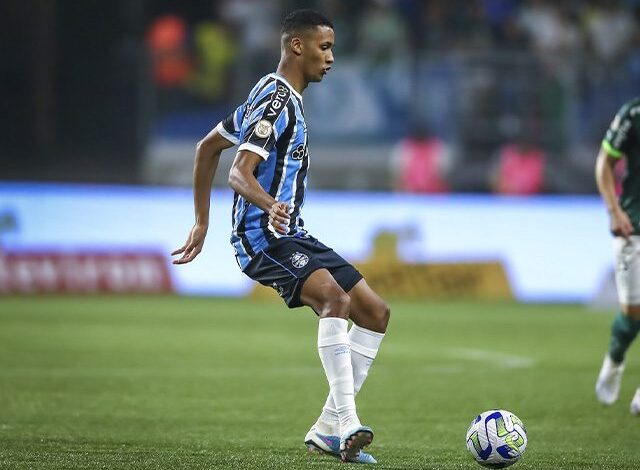 André Henrique em campo pelo Grêmio