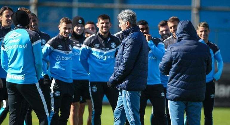 Jogadores do Grêmio em treino