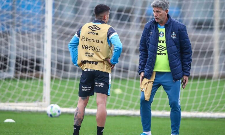 Iturbe e Renato Gaúcho durante treino do Grêmio