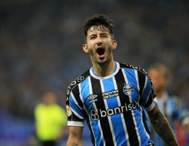 Villasanti com a camisa do Grêmio