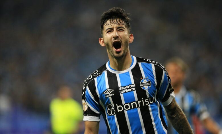 Villasanti com a camisa do Grêmio