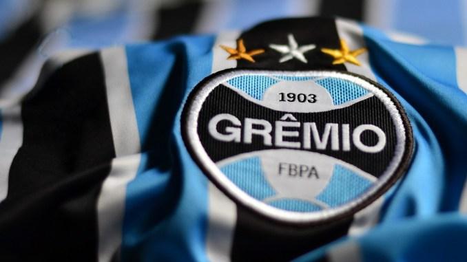 Emblema do Grêmio em uniforme