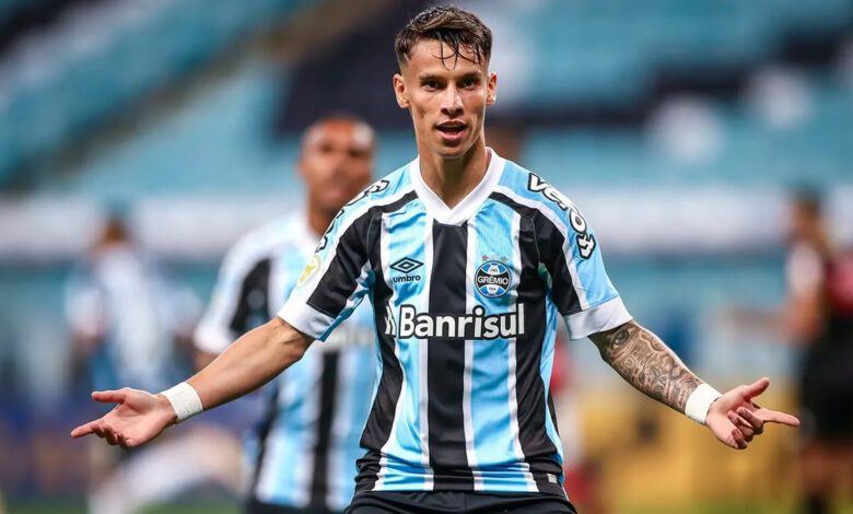 Ferreira em comemoração pelo Grêmio