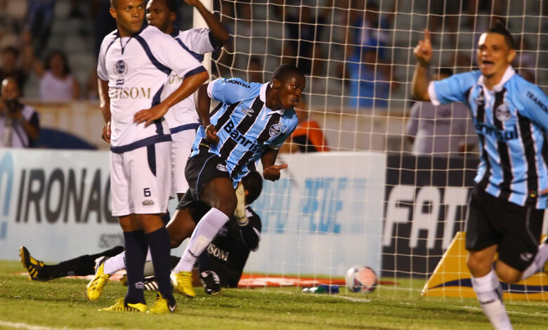 Yuri Mamute em jogo pelo Grêmio