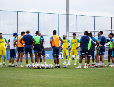 Elenco do Bahia durante treino