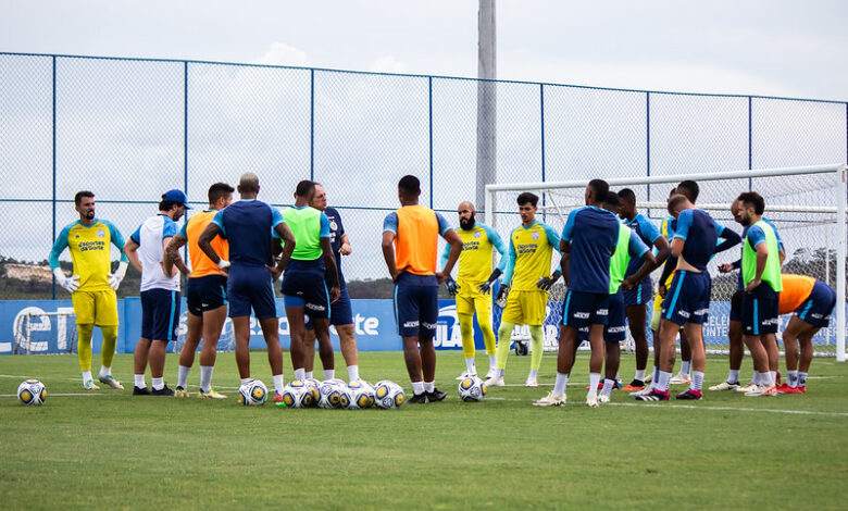 Elenco do Bahia durante treino