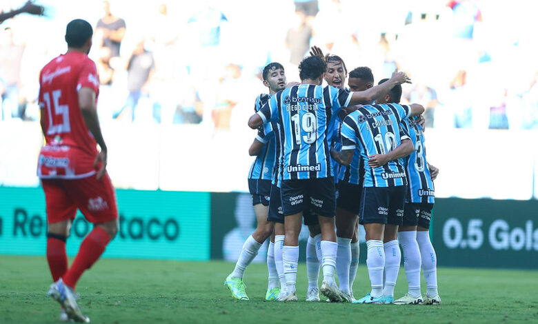 Jogadores do Grêmio em comemoração de gol