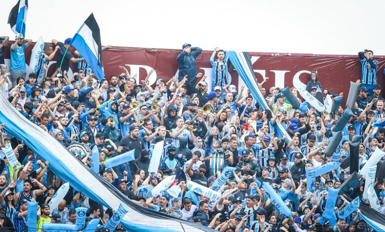 Torcida do Grêmio no Estádio Centenário