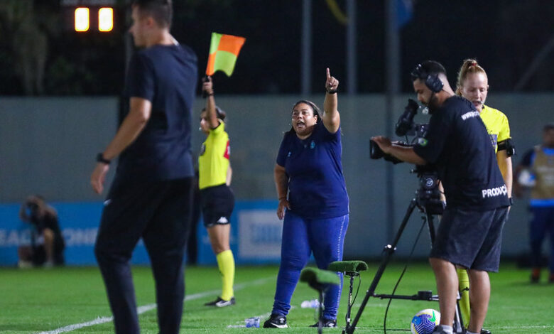 Thaissan Passos, treinadora do Grêmio