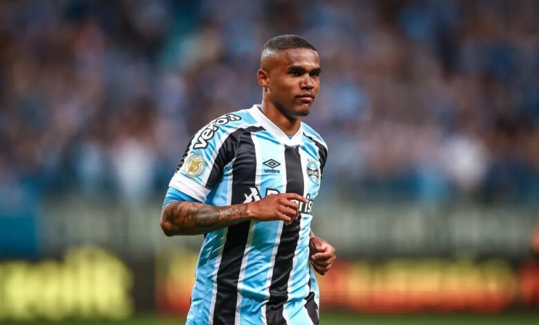 Douglas Costa