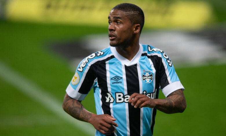 Douglas Costa