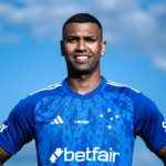 Walace é o novo reforço do Cruzeiro (Cruzeiro/Divulgação)