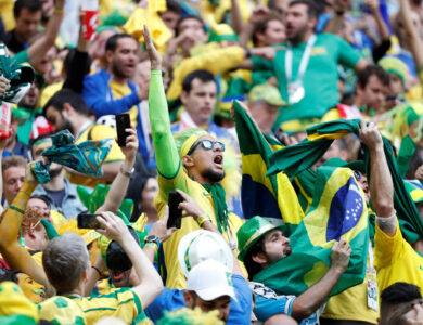 Torcedores brasileiros no jogo Brasil x Costa Rica (Foto: Divulgação)